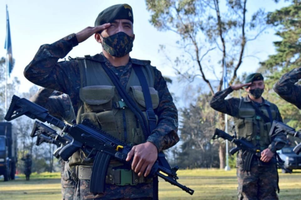 Conoce los rangos de las fuerzas armadas