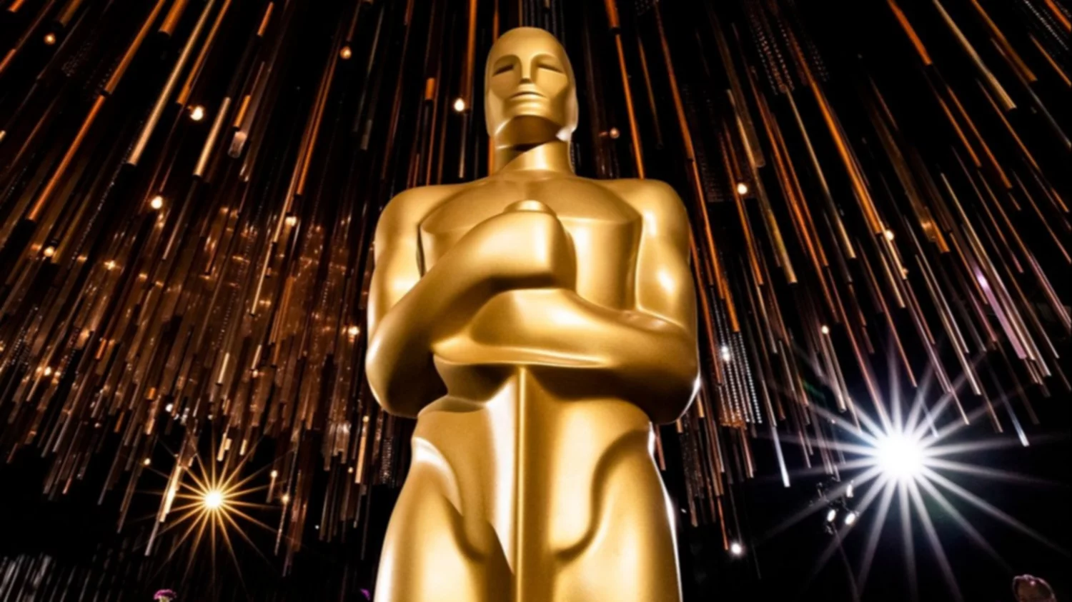 Estatuilla de los Oscar: de qué está hecha, cuál es su peso, cuánto vale y  qué sostiene entre las manos - Tikitakas