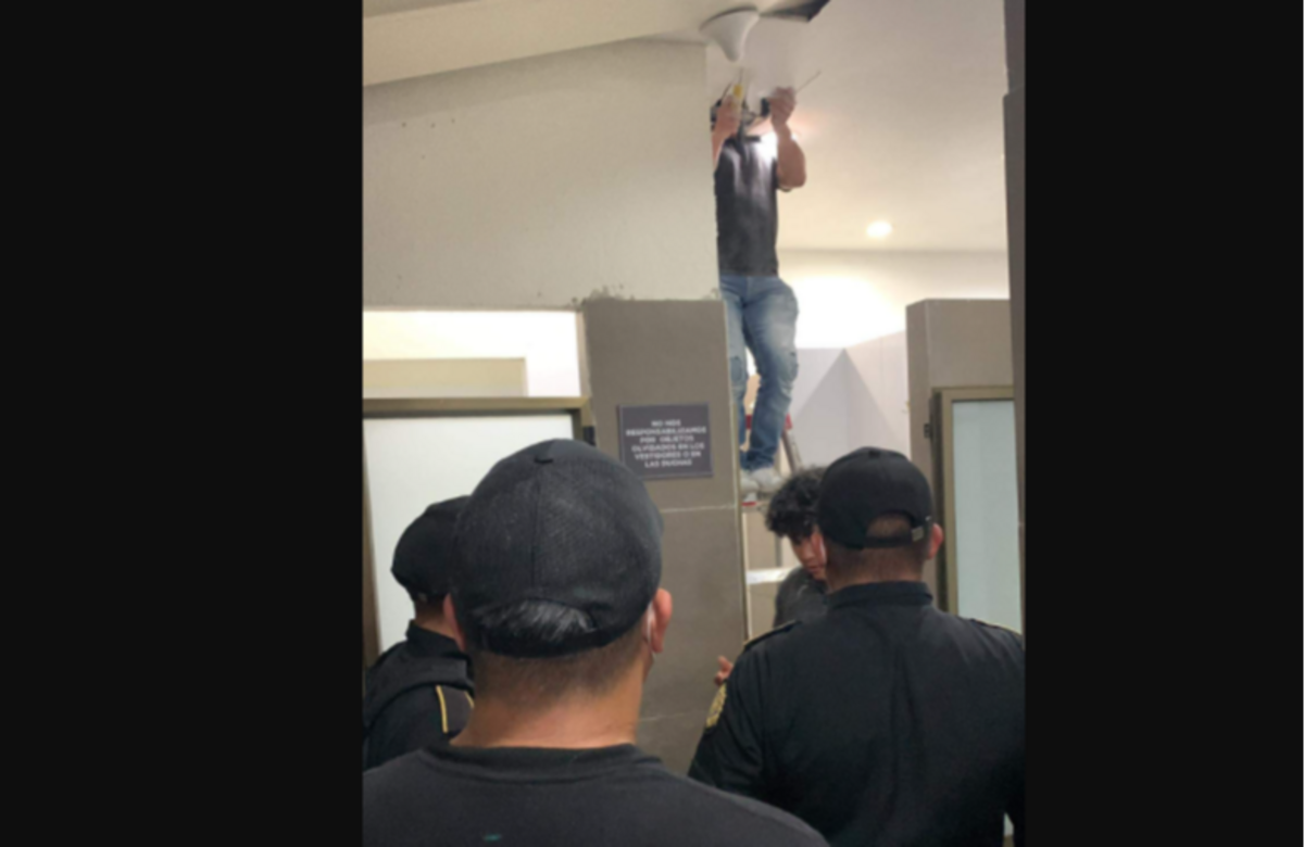 MP investiga supuesta grabación de mujeres en el baño de un gimnasio de  Mixco