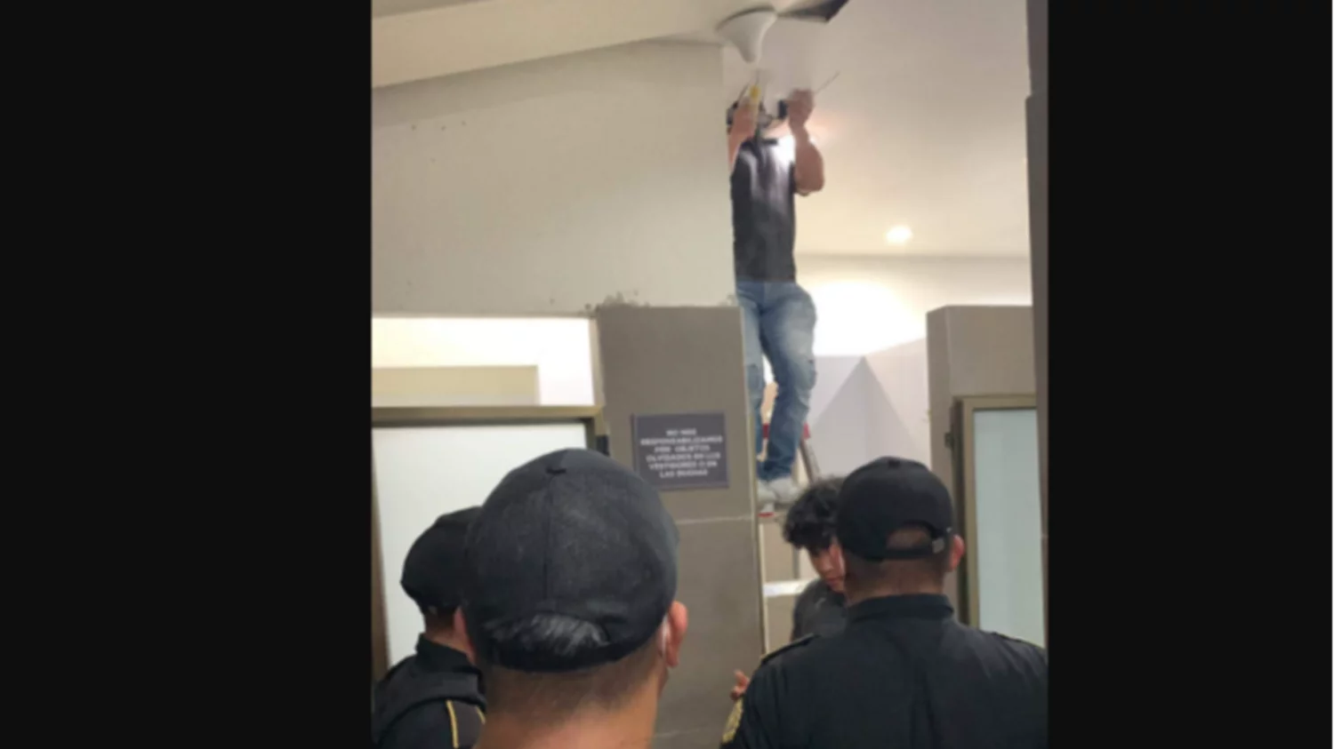 MP investiga supuesta grabación de mujeres en el baño de un gimnasio de  Mixco