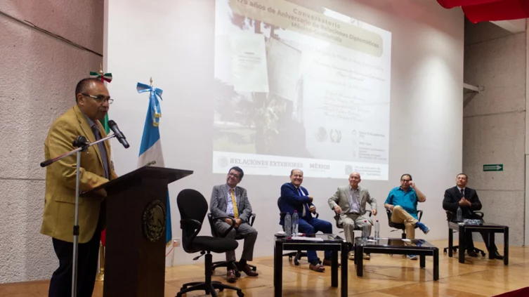 El conversatorio se desarrollÃ³ en el Auditorio Luis Cardoza y AragÃ³n del Centro Cultural Mexicano en Guatemala. (Foto: Embajada de MÃ©xico)