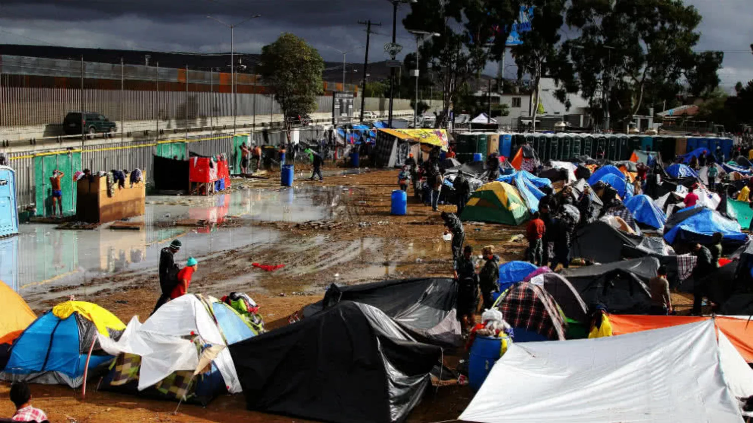 Tijuana cierra albergue y traslada a la Caravana Migrante