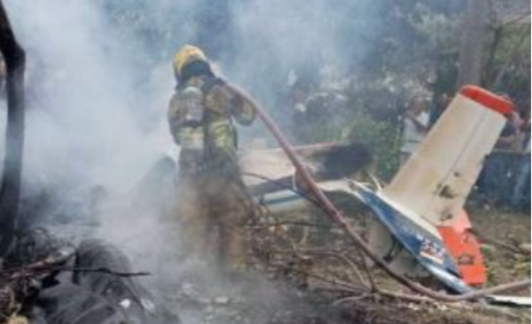 graban caída de avioneta y cómo rescatan al copiloto